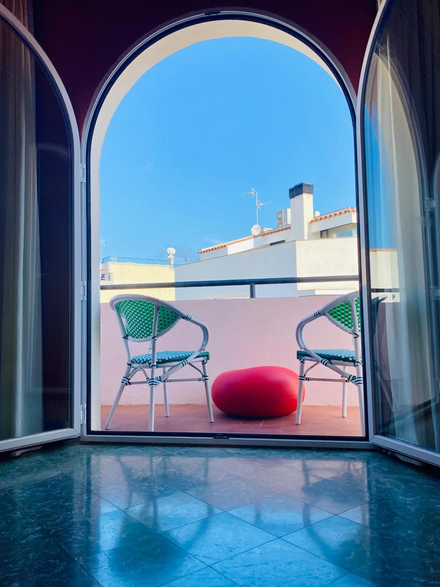 Hotel Carmen Guillemot à Alcanar Extérieur photo
